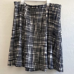 Ava & Viv Skirt